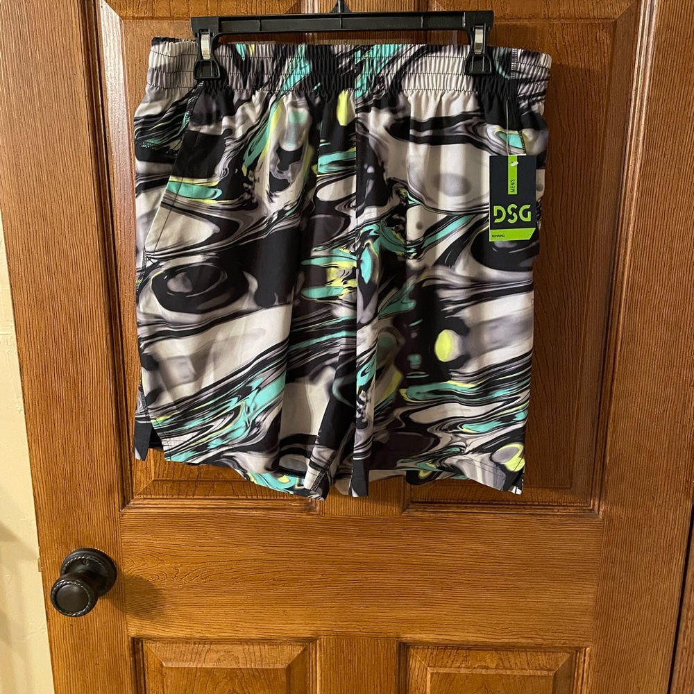 DSG Running shorts - Picture 2 of 4